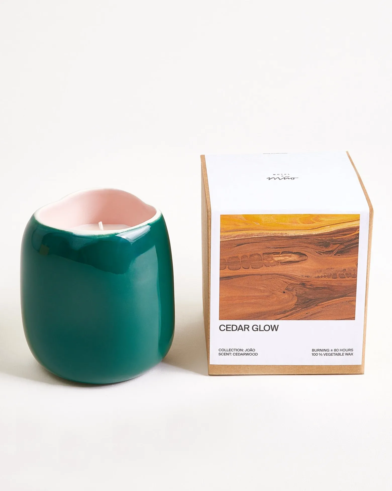 João - scented candle "Cedar Glow" dark green rose